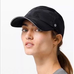*Worn once* Lululemon women’s fast and free hat in black camo